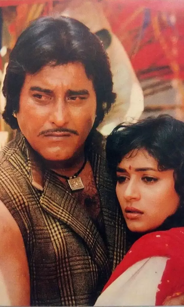 Vinod Khanna and Madhuri Dixit