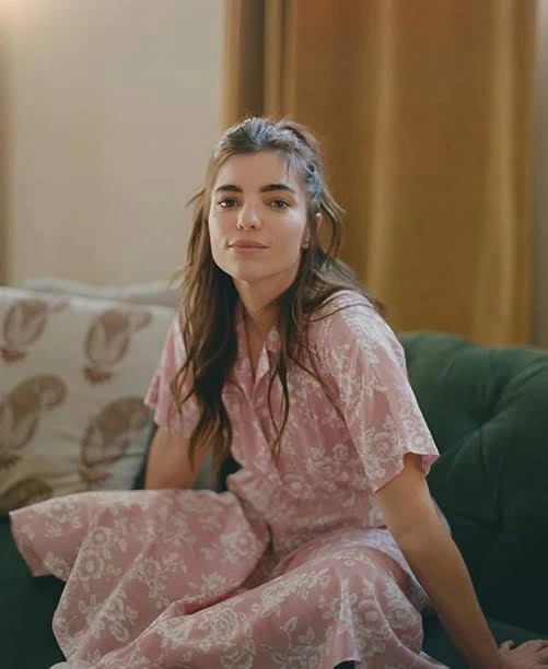 Angela Trimbur Wiki